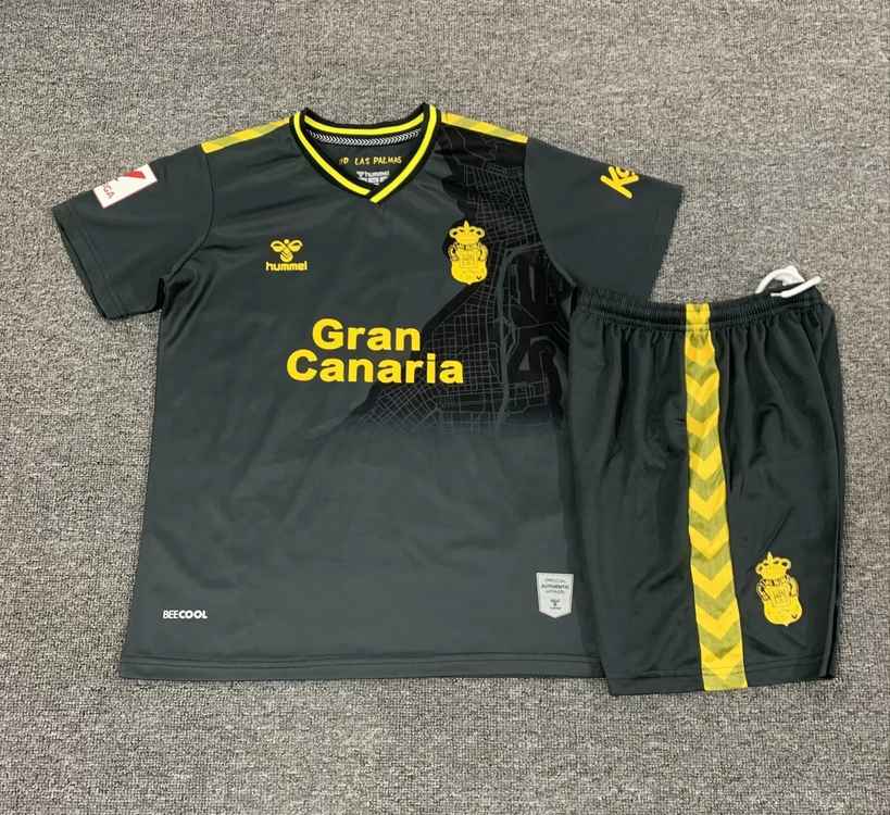 23-24 Las Palmas away black kid kit
