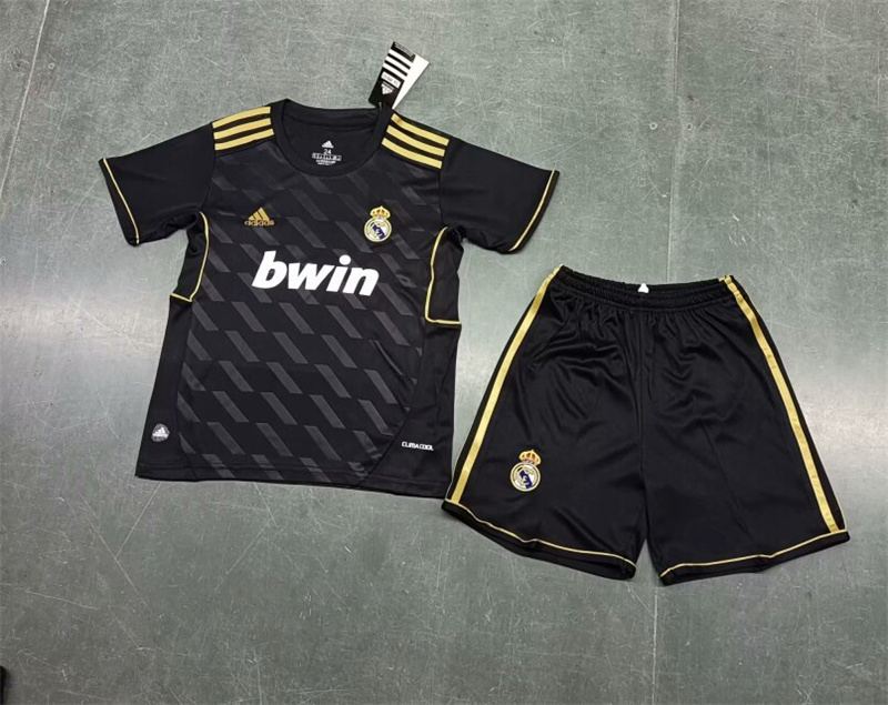 11-12 R MAD away retro kid kit