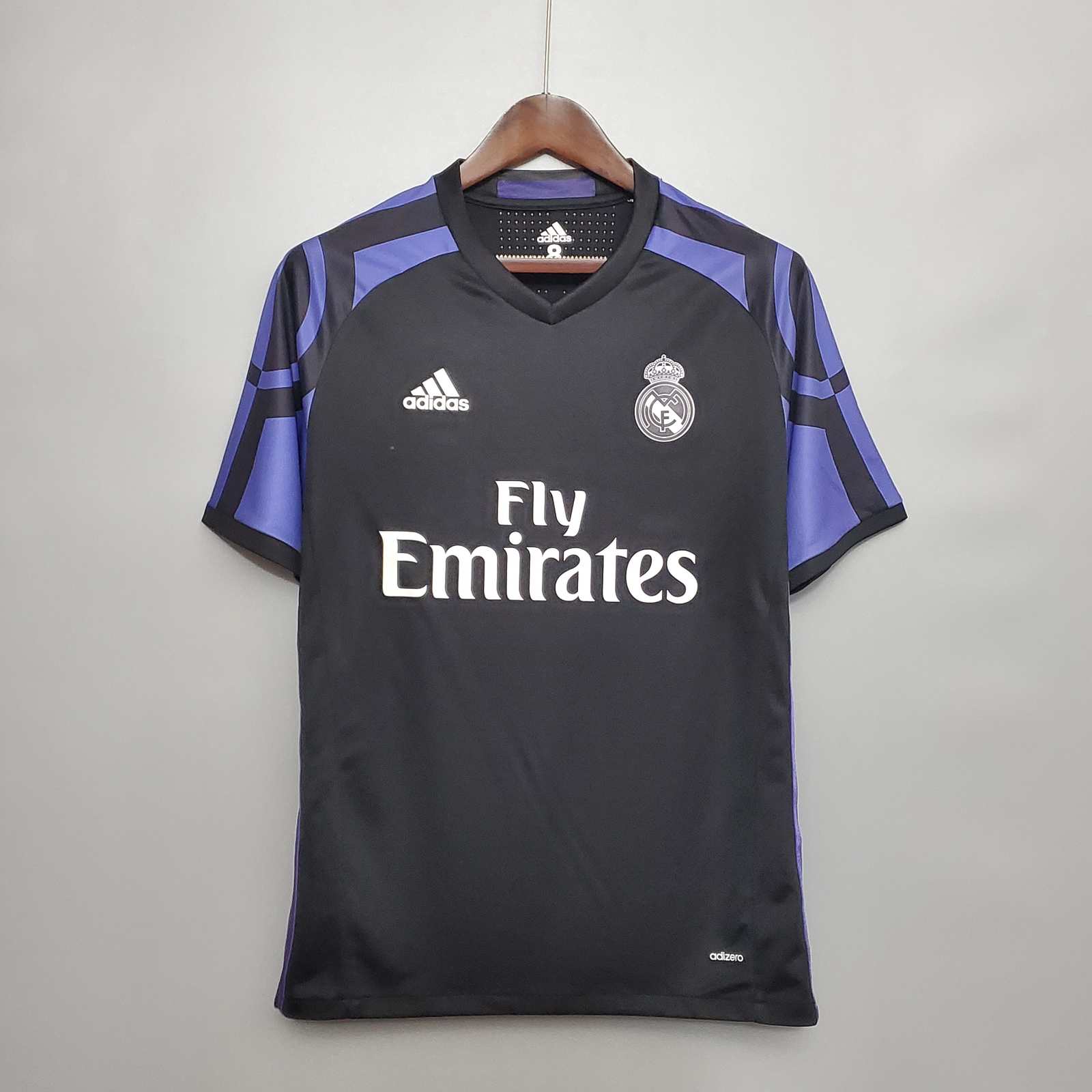 15-16 R MAD troisième tenue