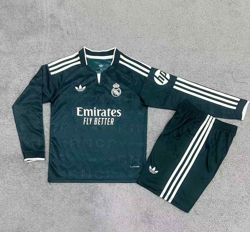 Ensemble de football enfant Real Madrid vert — 2026/27 · Extérieur · Manches longues · tailles 16–28