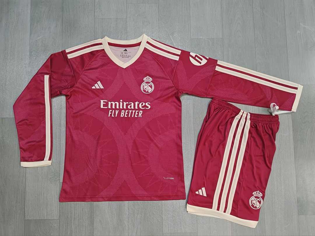 Ensemble de football enfant Real Madrid rose — 2026/27 · Troisième maillot · Manches longues · tailles 16–28