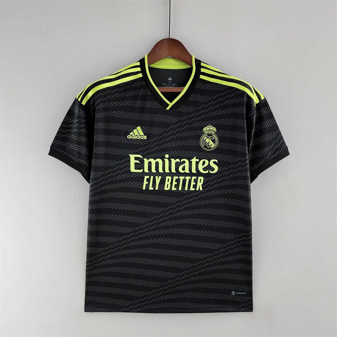 22-23 R MAD troisième tenue