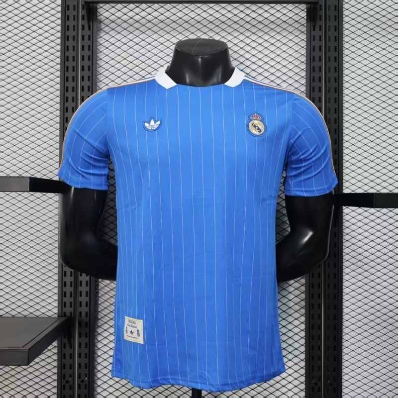 Maillot de football 25-26 R MAD bleu modèle — Version joueur · Rétro