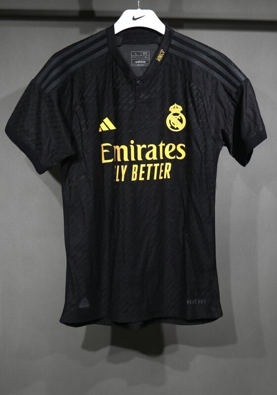 Maillot de football Real Madrid — 2023/24 · Troisième maillot · Version joueur · tailles S–2XL