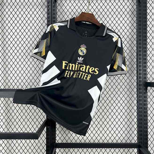 Maillot de football Real Madrid édition spéciale — 2025/26 · Rétro