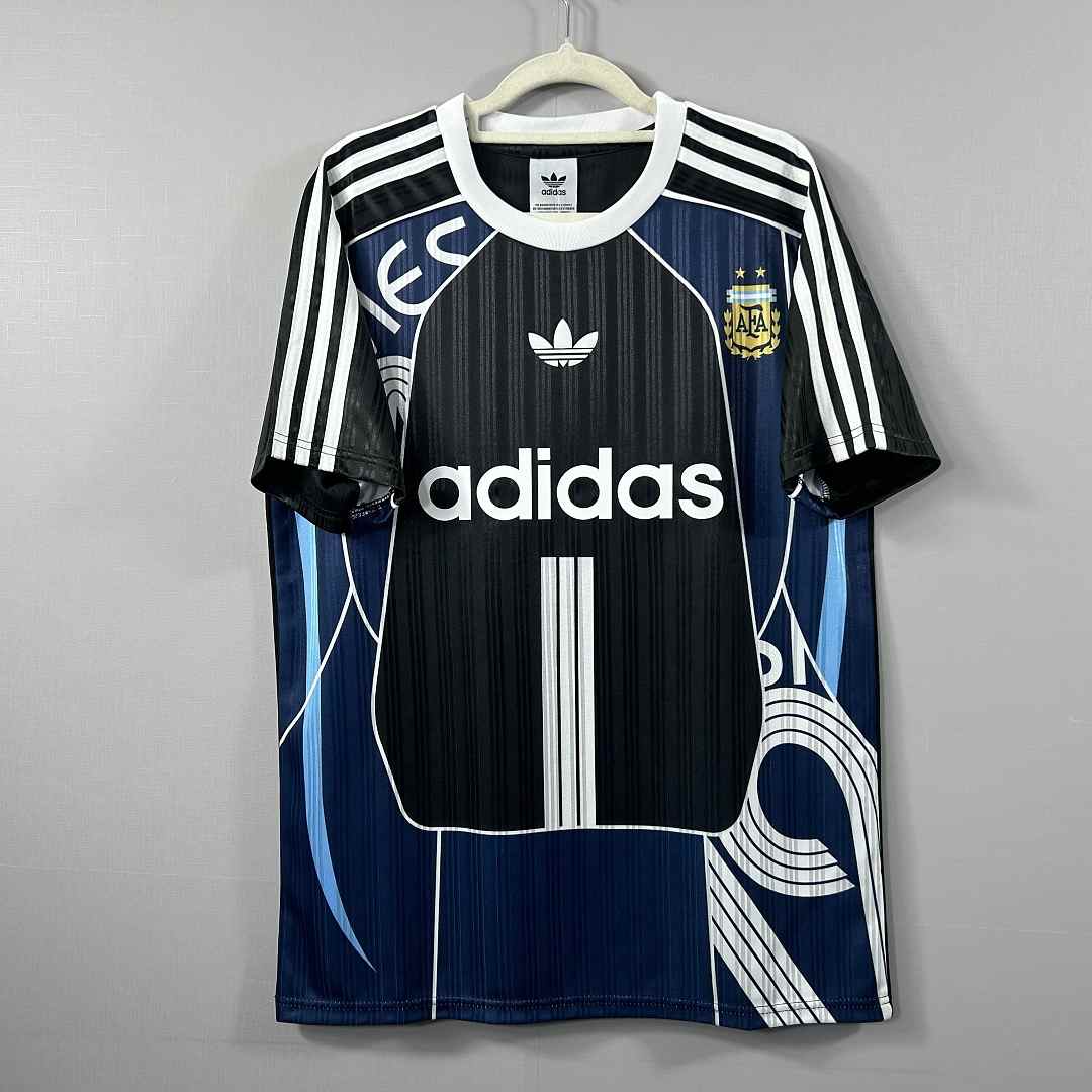 Maillot de football Argentine noir entraînement — 2026 · tailles S–2XL