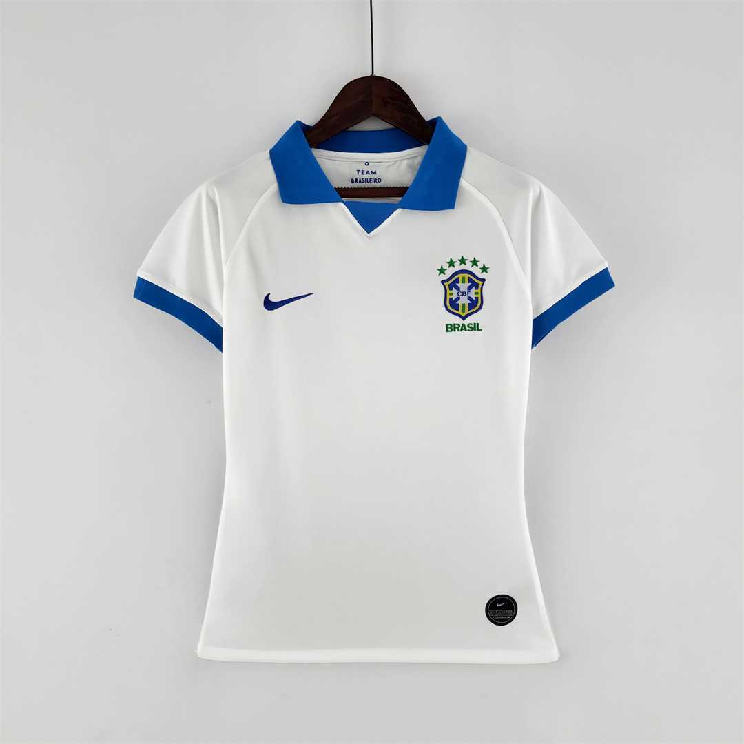 2019 Brazil away woman