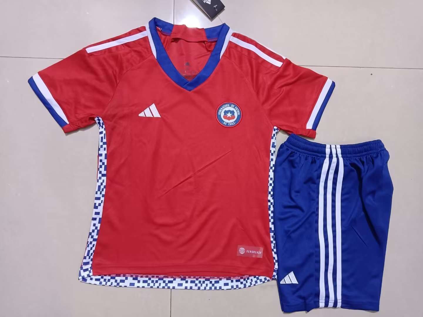 2022 Chile home kids kit