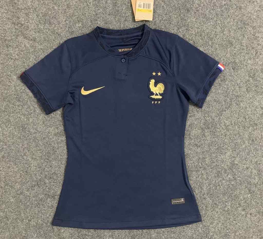 2022 France domicile femme