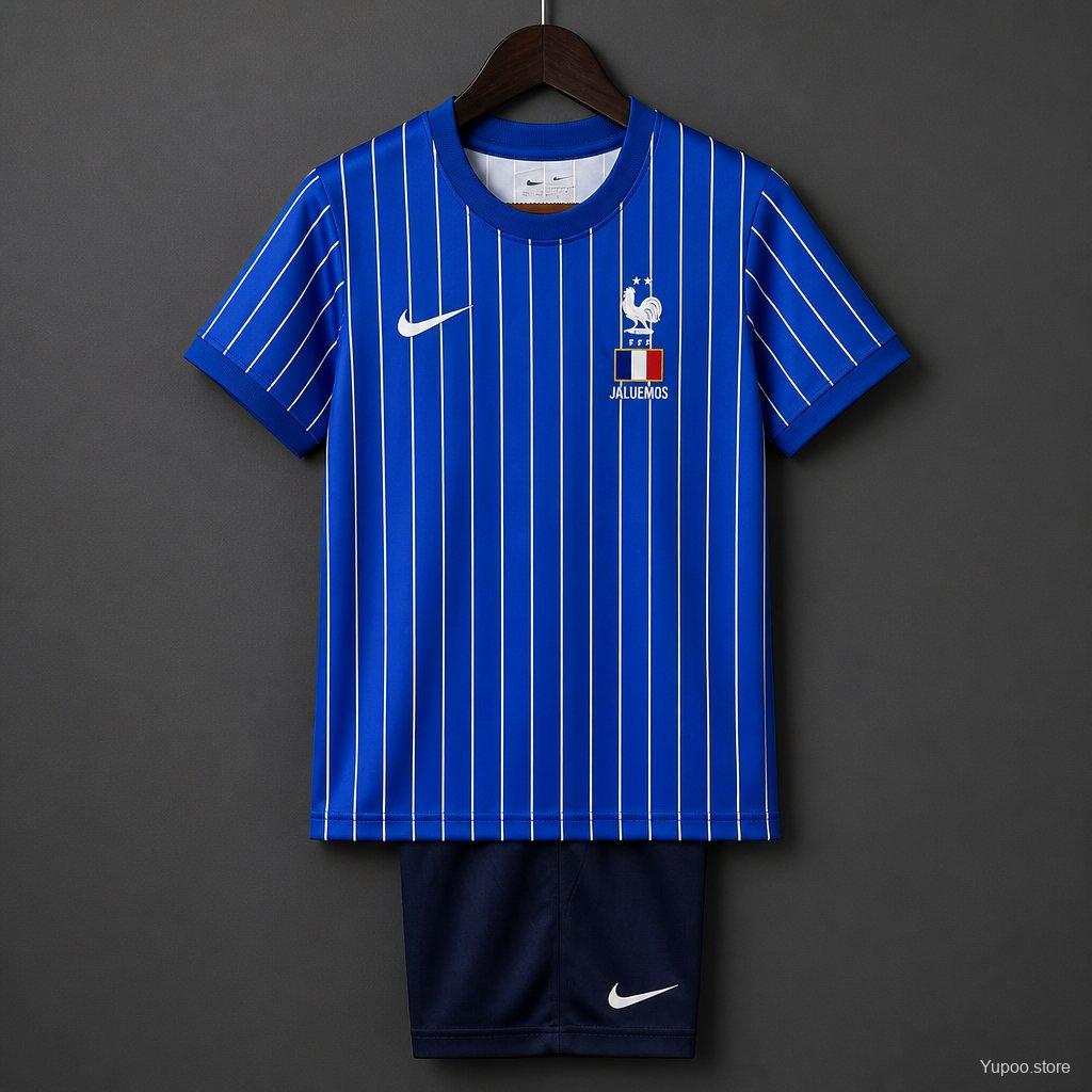 Ensemble de football enfant France x Jacquemus Coupe du monde avant-match — 2026 · tailles 16–28