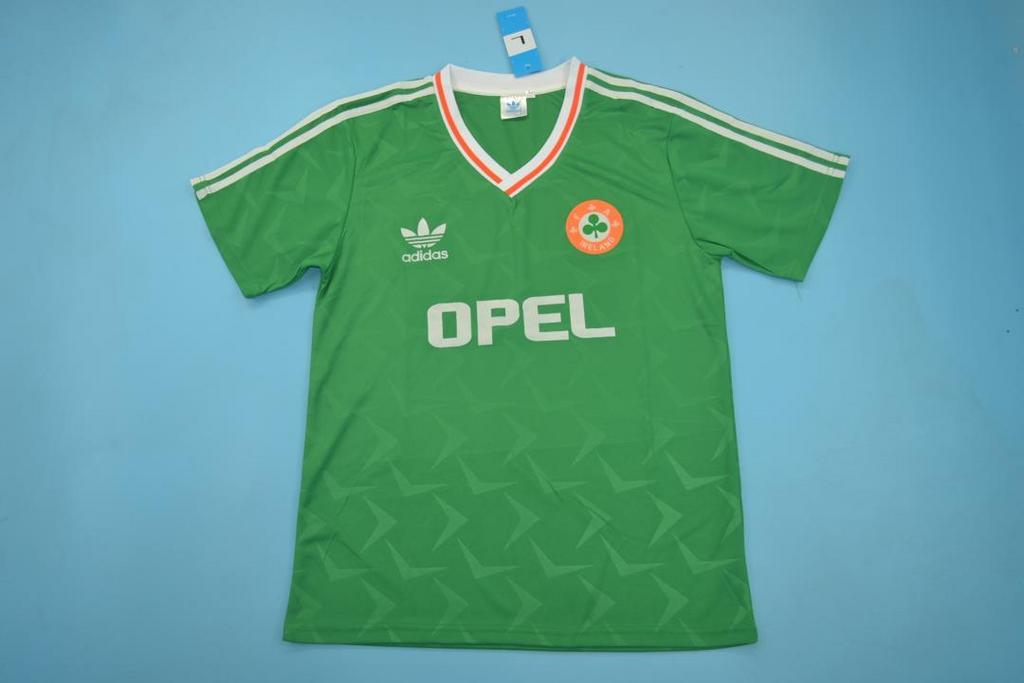 1990 ireland home