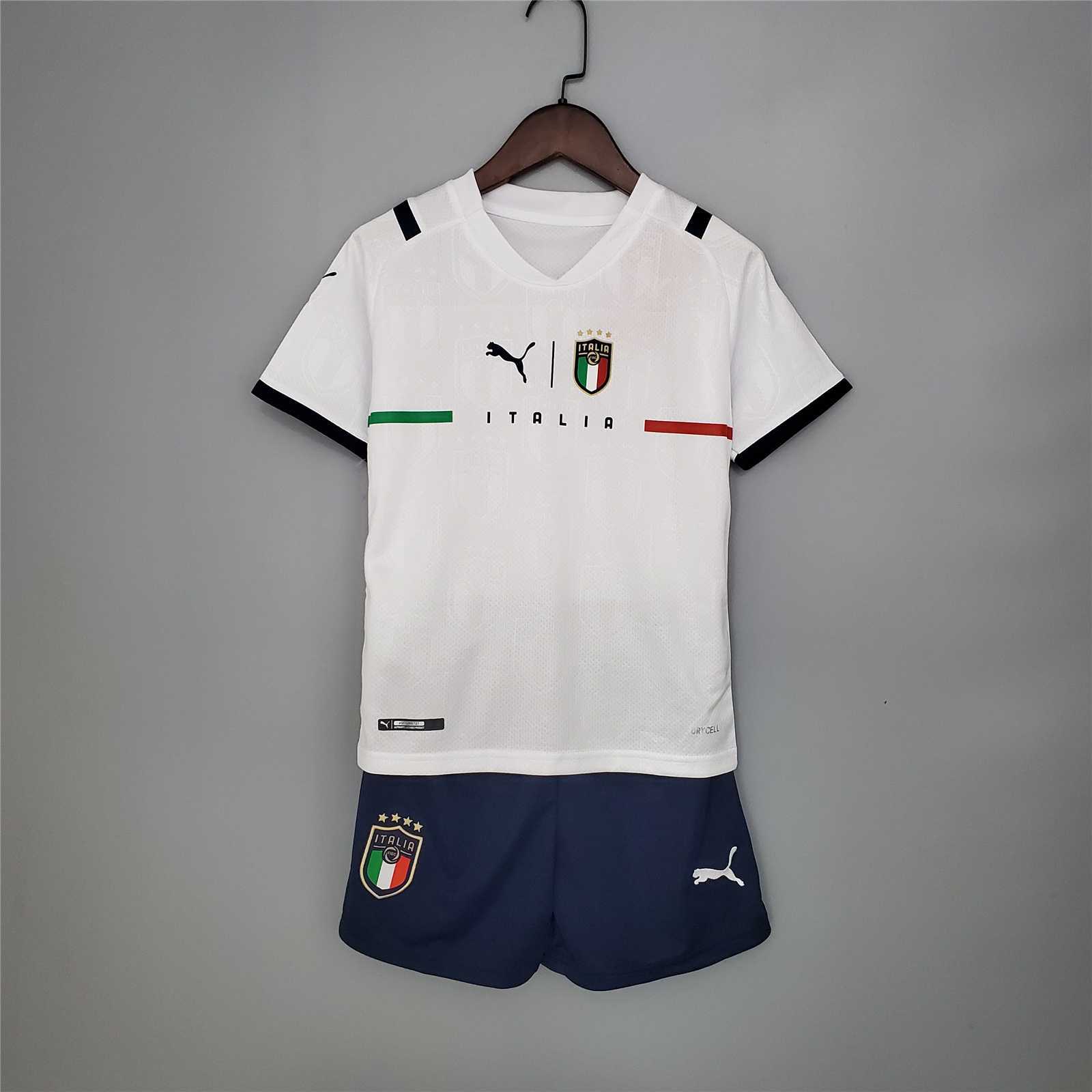 2021 Italy away white kids