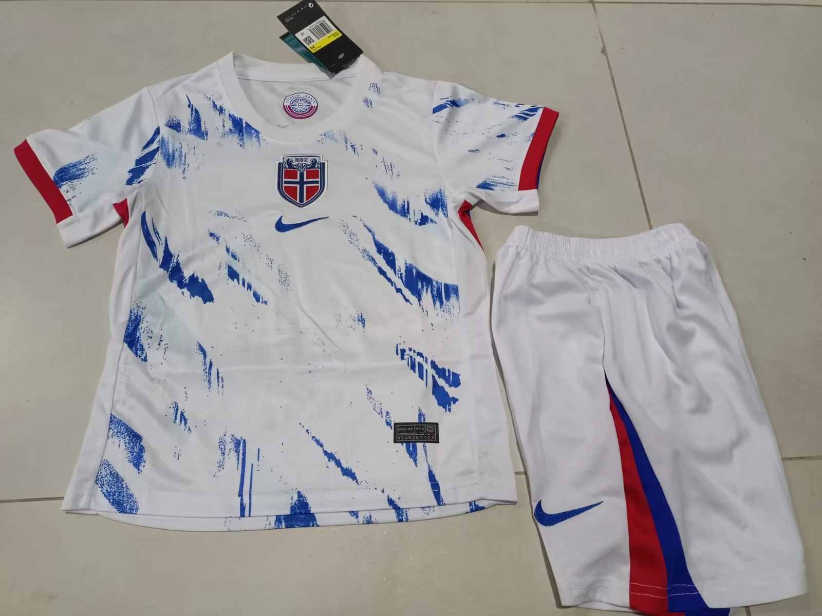 24-25 Norway away kid kit