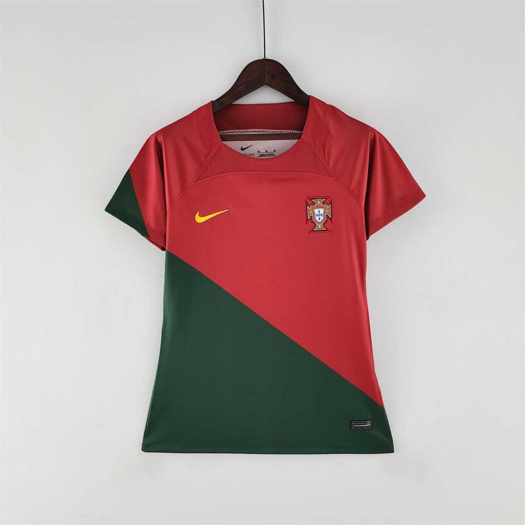 2022 Portugal weoman domicile