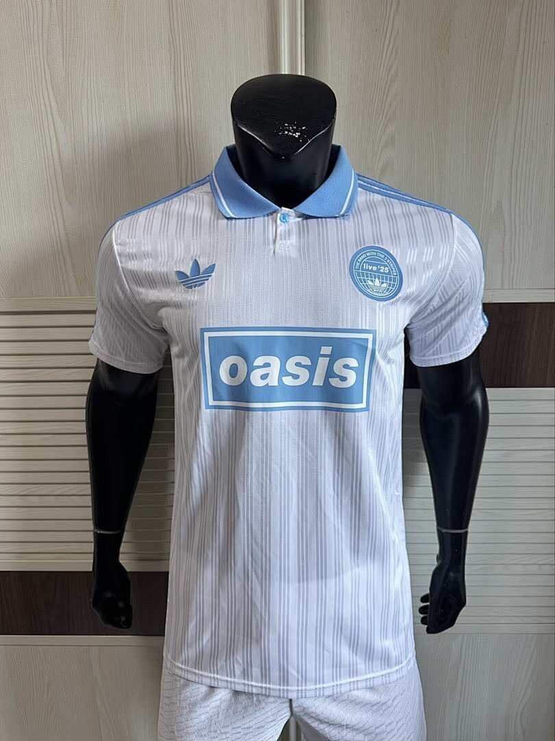 Maillot de football AD x Oasis Tour Jacquard bleu et blanc font 25 — 2025/26 · Version joueur · tailles S–2XL