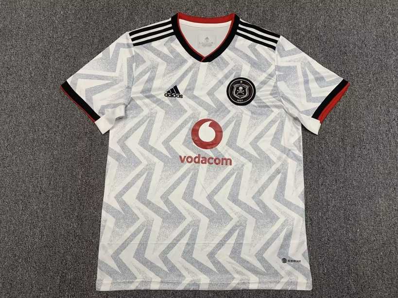 22-23 Orlando Pirates extérieur