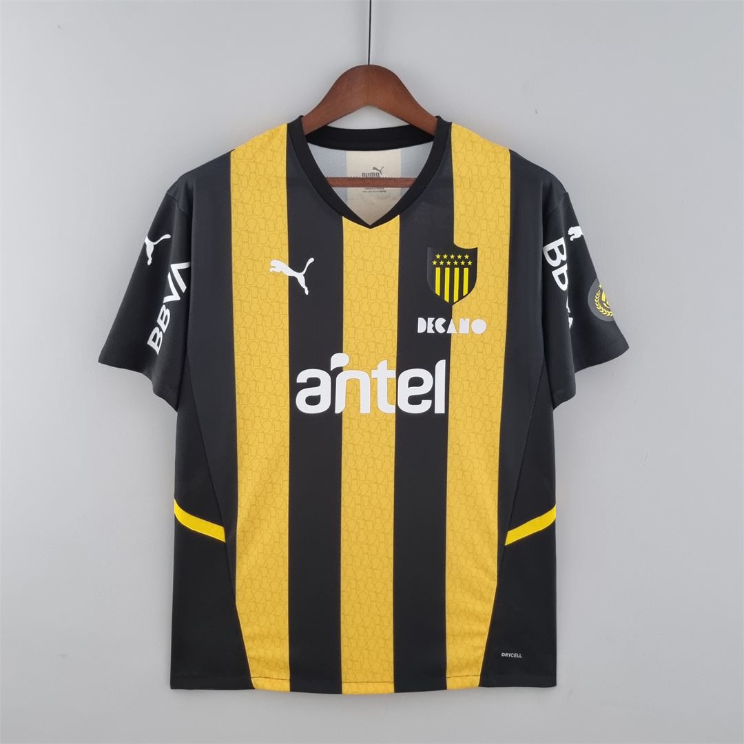 22-23 Peñarol home