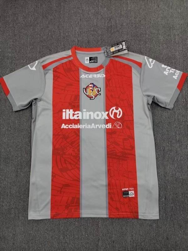 Maillot de football 25-26 Cremonese — Domicile