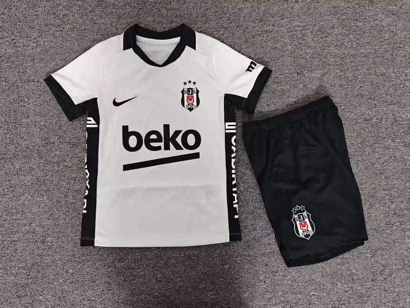 Ensemble de football enfant Besiktas — 2026/27 · Domicile · tailles 16–28
