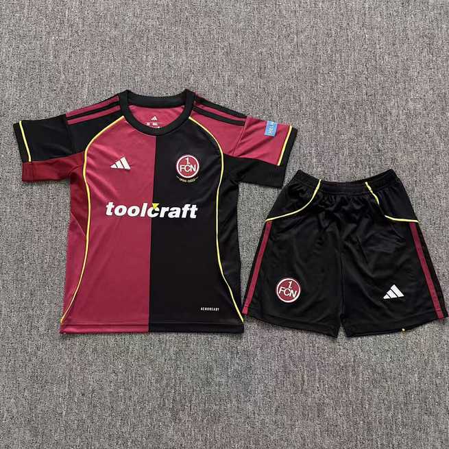Ensemble de football enfant FC Nürnberg — 2025/26 · Domicile · tailles 16–28