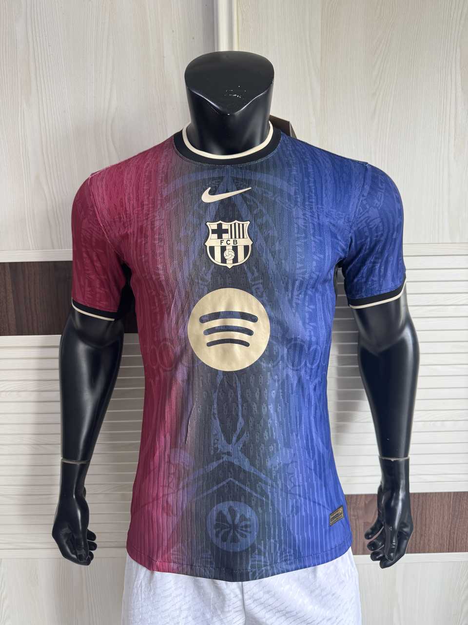 2025 Barcelona Special Edition Red and Blue Player 2025 巴萨 特别版 红蓝 球员