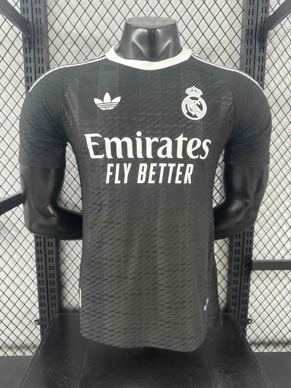 25 26 Real Madrid goalkeeper black player version 25 26 皇马 守门员 球员