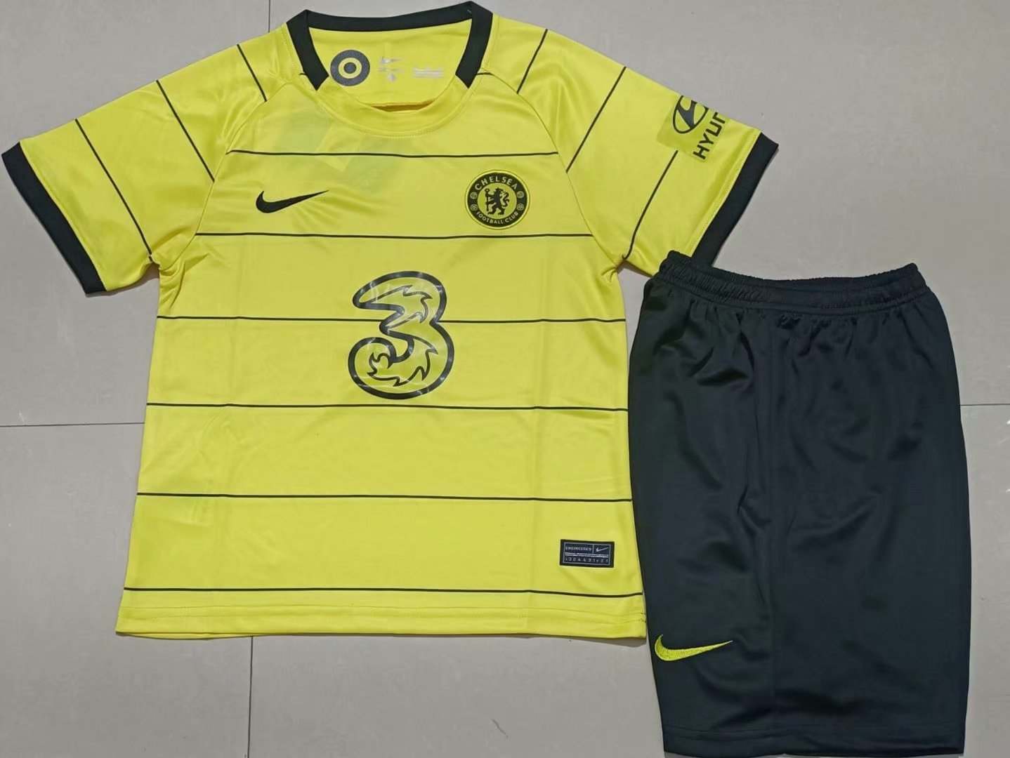 21-22 CHE away kids kit