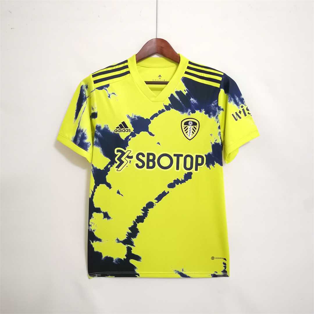 22-23 Leeds United extérieur