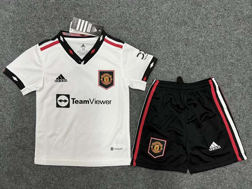 Ensemble de football enfant 22-23 MNU — Extérieur