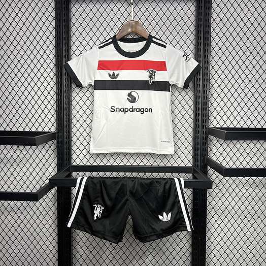 24-25 MNU third away kid kit