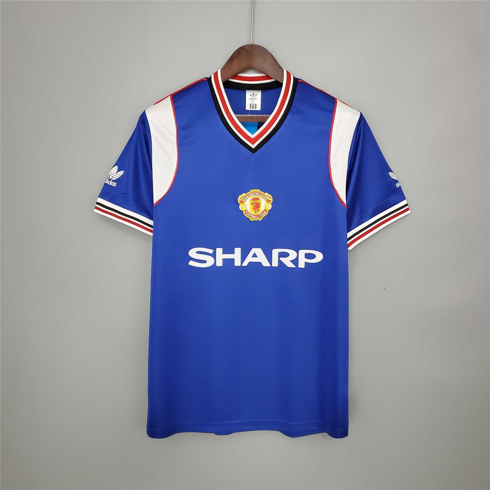 85-86 MNU away bule
