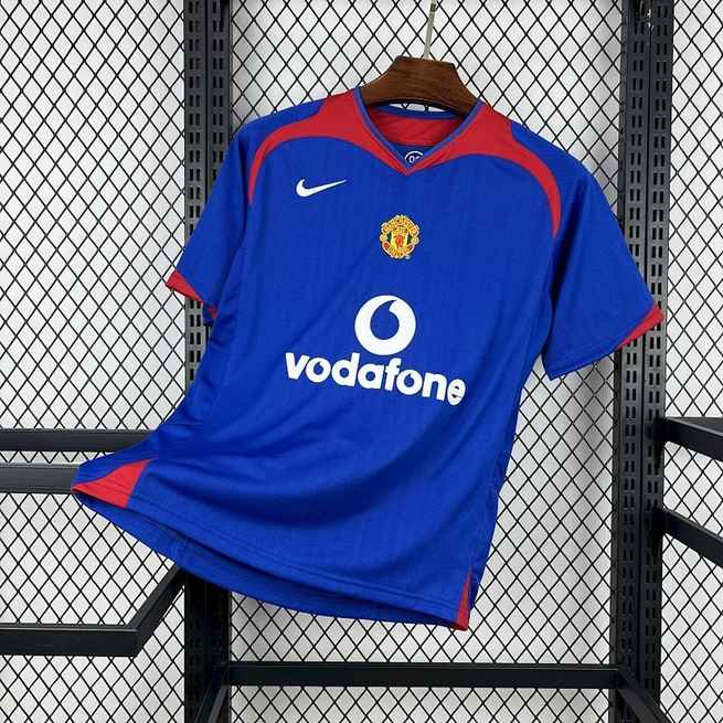 Retro Manchester United 2005/06 Away Jersey