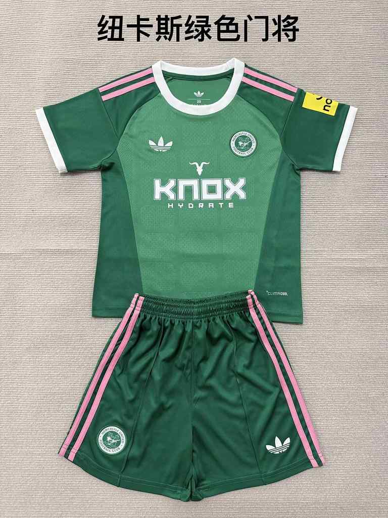 2026/27 Newcastle United Green Goalkeeper Kids Kit Soccer Jersey 16-28