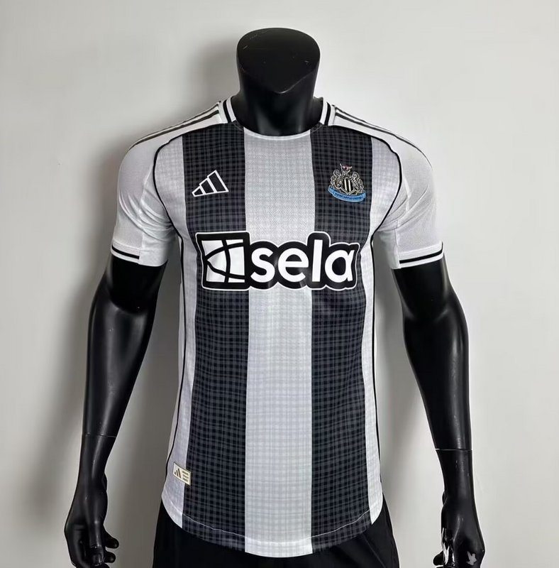 25-26 Newcastle home player version jersey