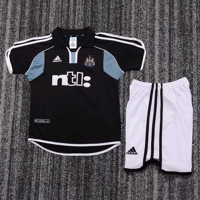 Ensemble de football enfant Newcastle United — 2000/01 · Extérieur · Rétro · tailles 16–28
