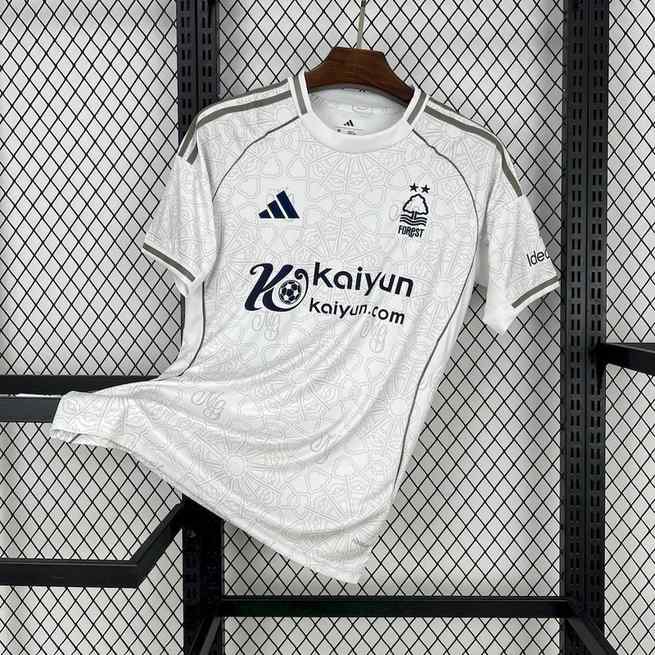 Maillot de football 25-26 Nottingham Forest — Extérieur