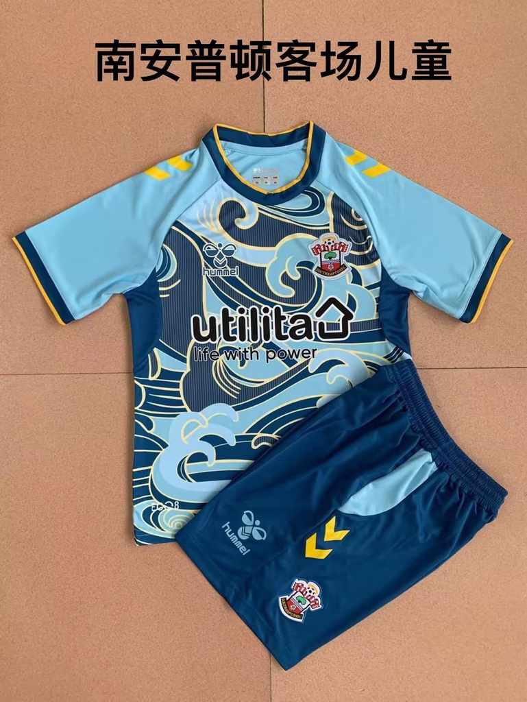 22-23 Southampton away kids kit