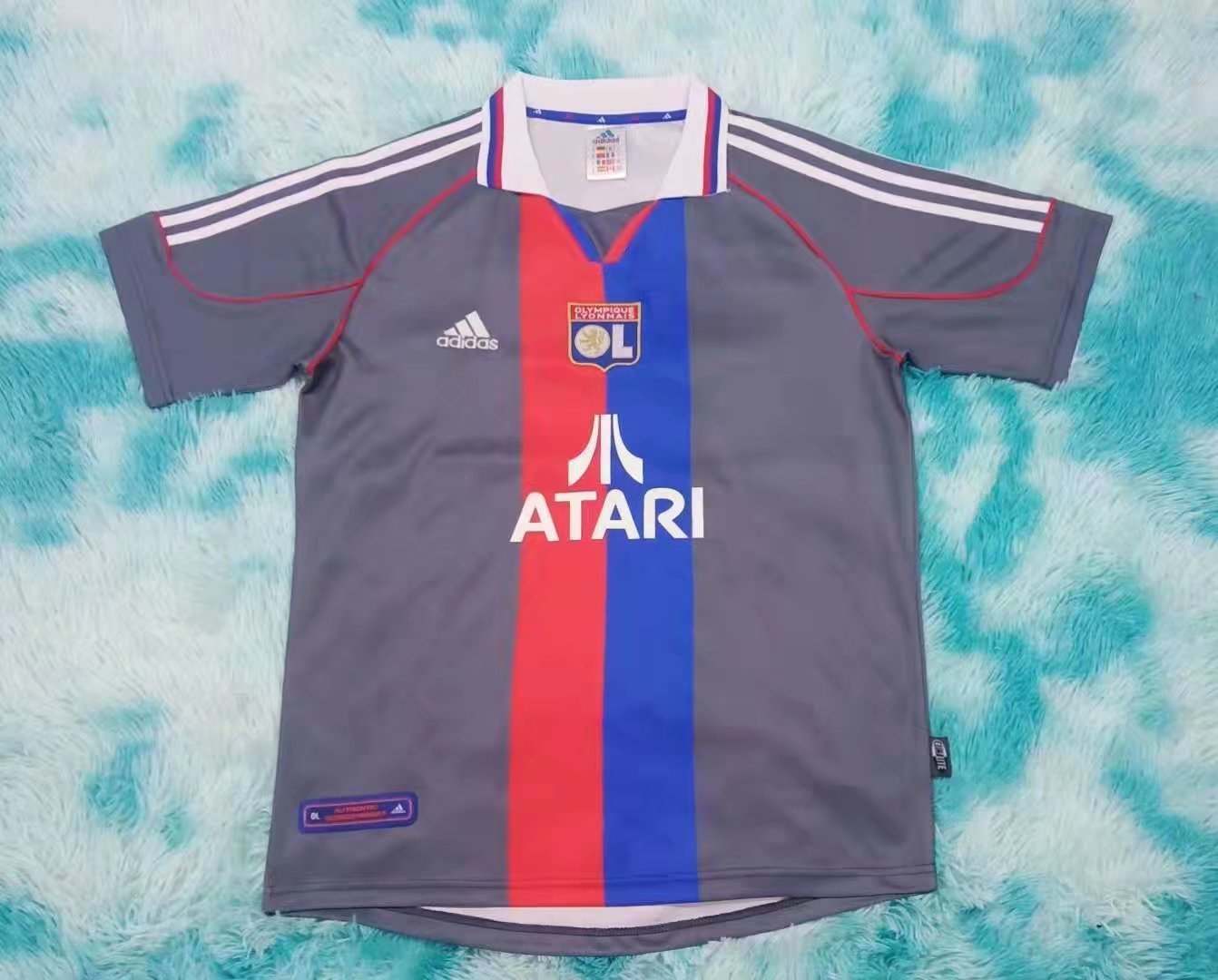 01 02 Lyon away 01 02 里昂 客场