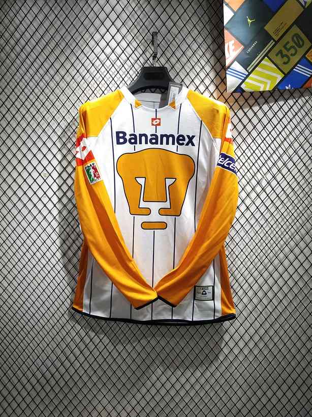 04 Pumas home long sleeves Retro size S-2XL 04 美洲狮 主场 长袖