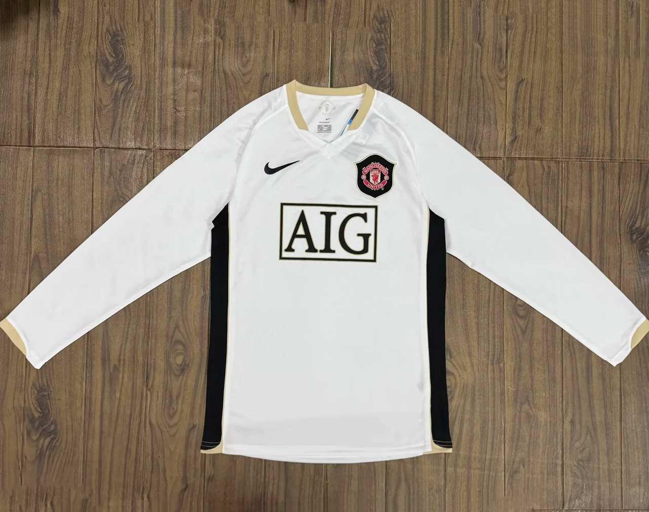 05 06 Man united white long sleeves Retro size S-2XL 05 06 曼联 长袖