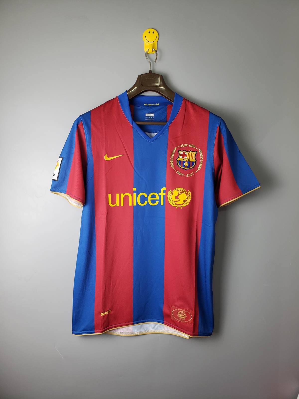 2007 Barcelona red and blue short sleeves 巴萨红蓝复古2007