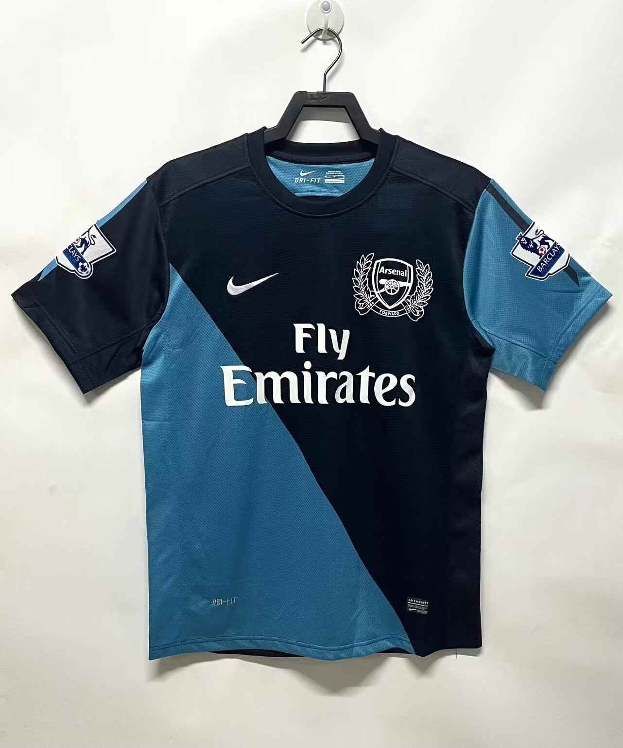 2011 12 Arsenal away (with Premier League chapter) retro 2011 12 阿森纳 客场（带英超章） 复古