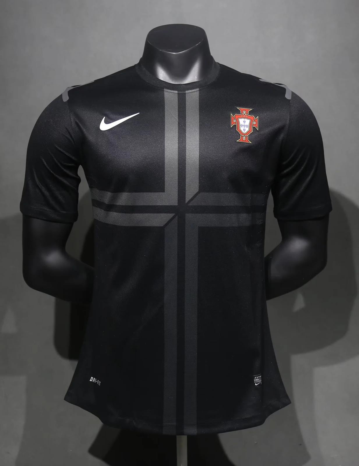 2013 Portugal black player version Retro size S~2XL 2013 葡萄牙 黑色 球员