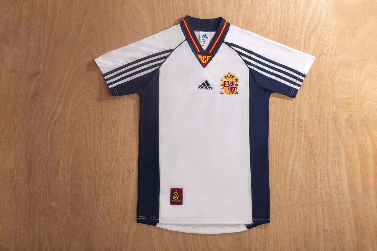 98 99 Spain away Retro size S-2XL 98 99 西班牙 客场