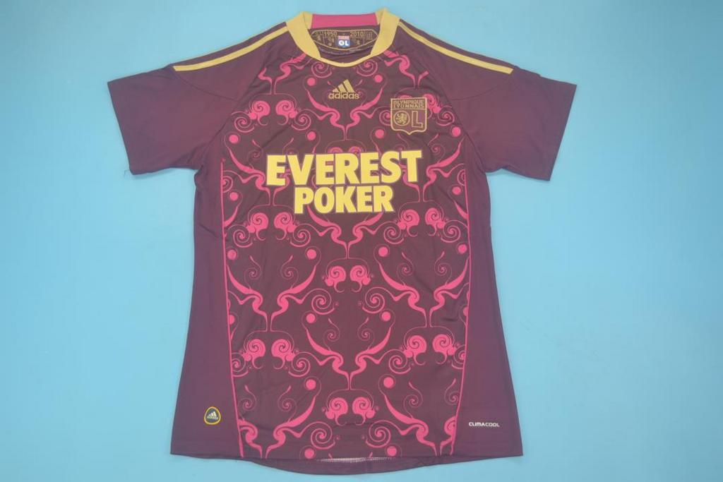 Retro Lyon away red 10_11