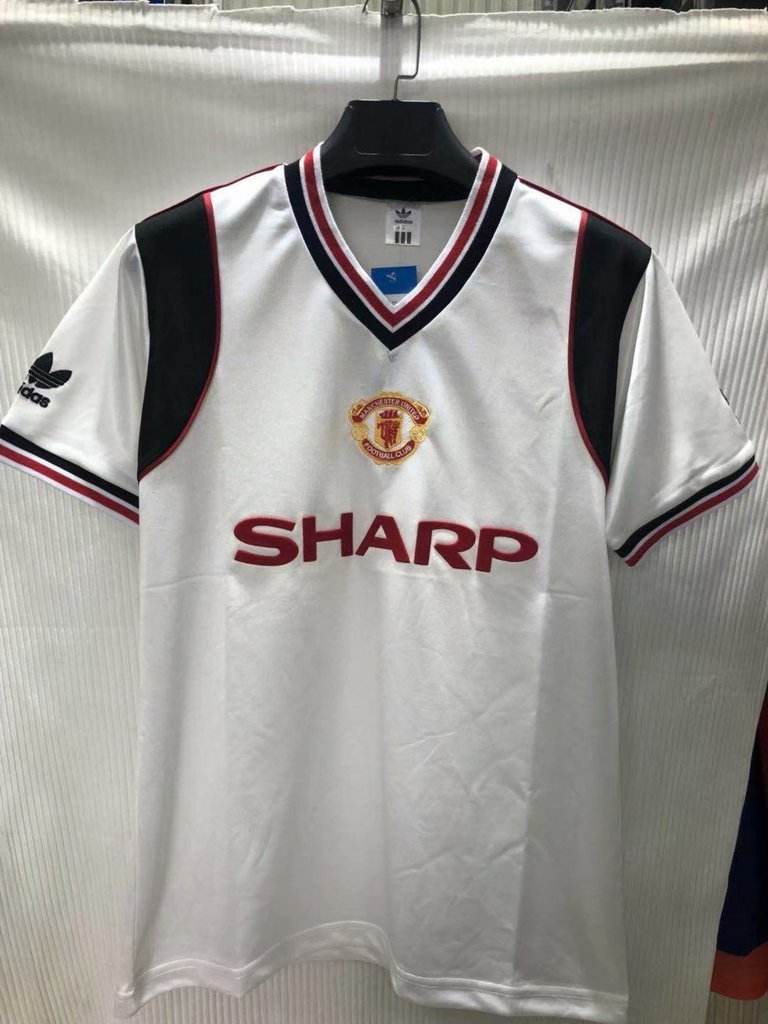 Retro MUN white 1985