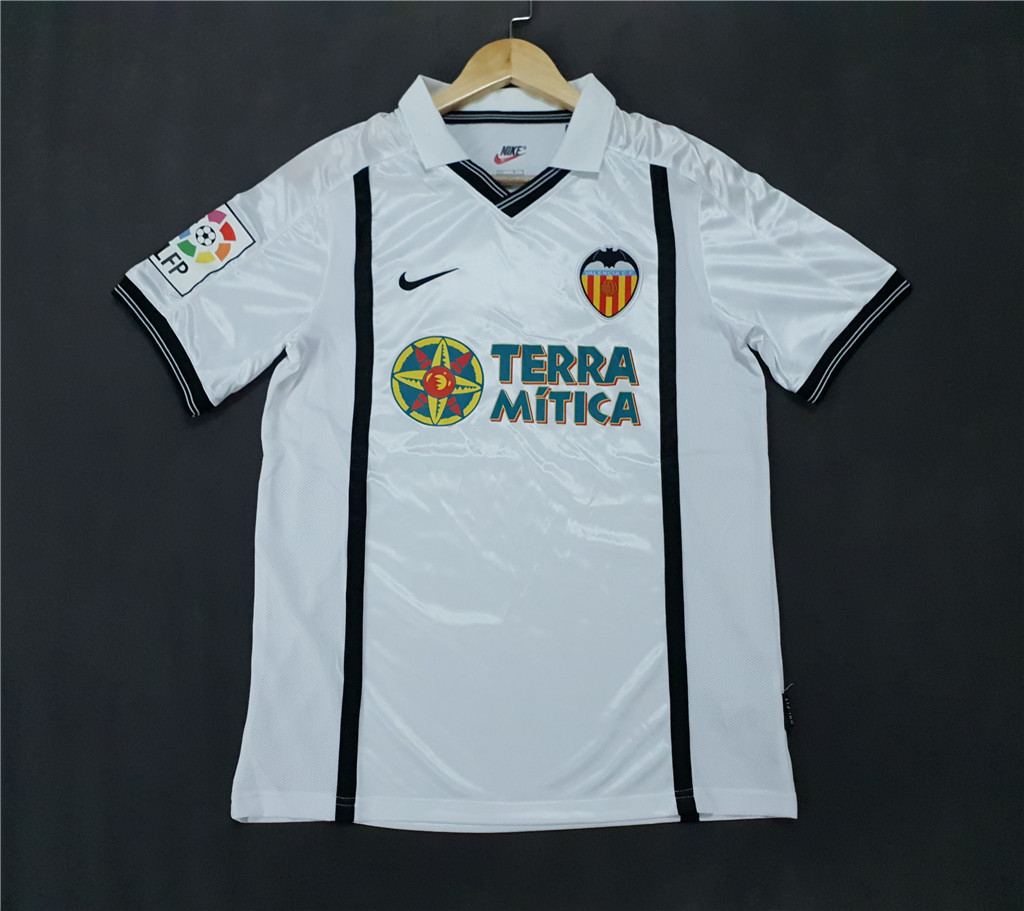 Retro Va_lencia home white 00_01