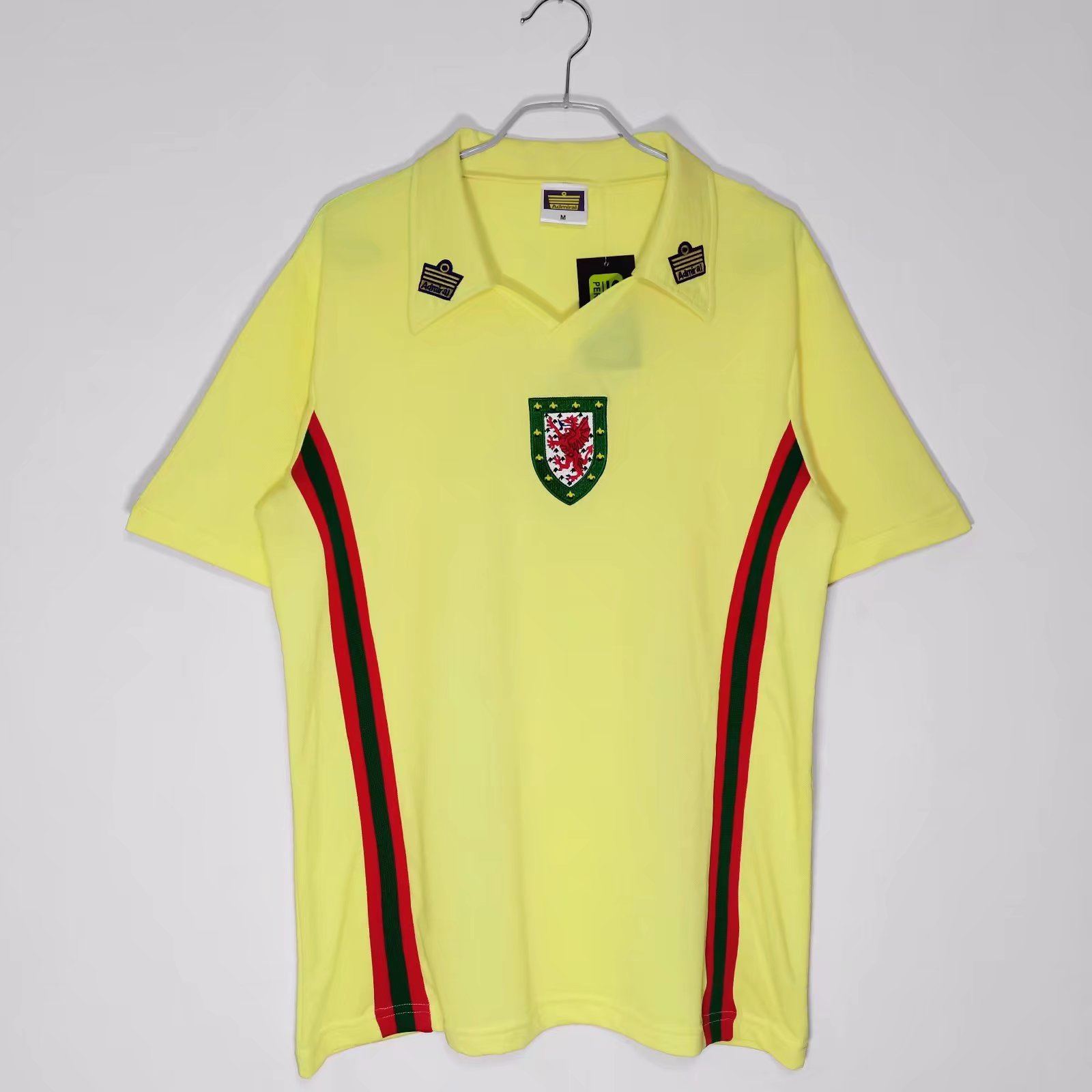 76/79 Retro Wales Size:S-XXL