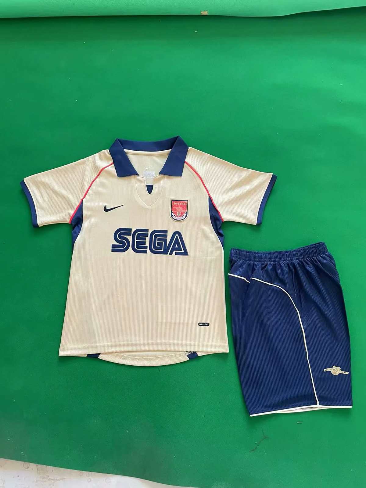 01 02 Arsenal away kids kit Retro 01 02 阿森纳 客场 儿童套装_183227750