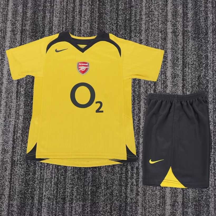 05 06 Arsenal away children's retro set 05 06 阿森纳 客场 孩子 复古套装